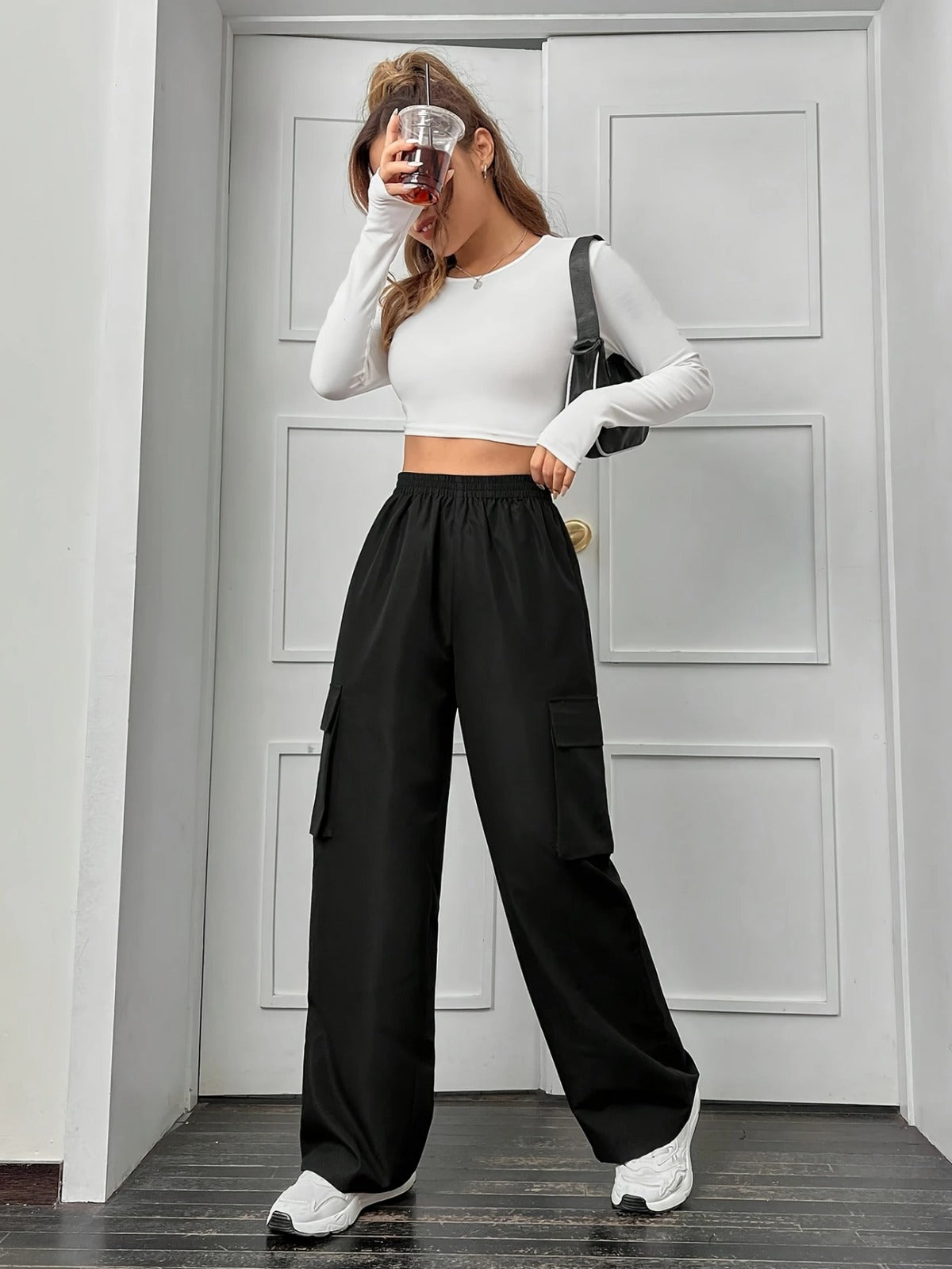 BLACK HIGH WAISTED CARGO SWEATPANT