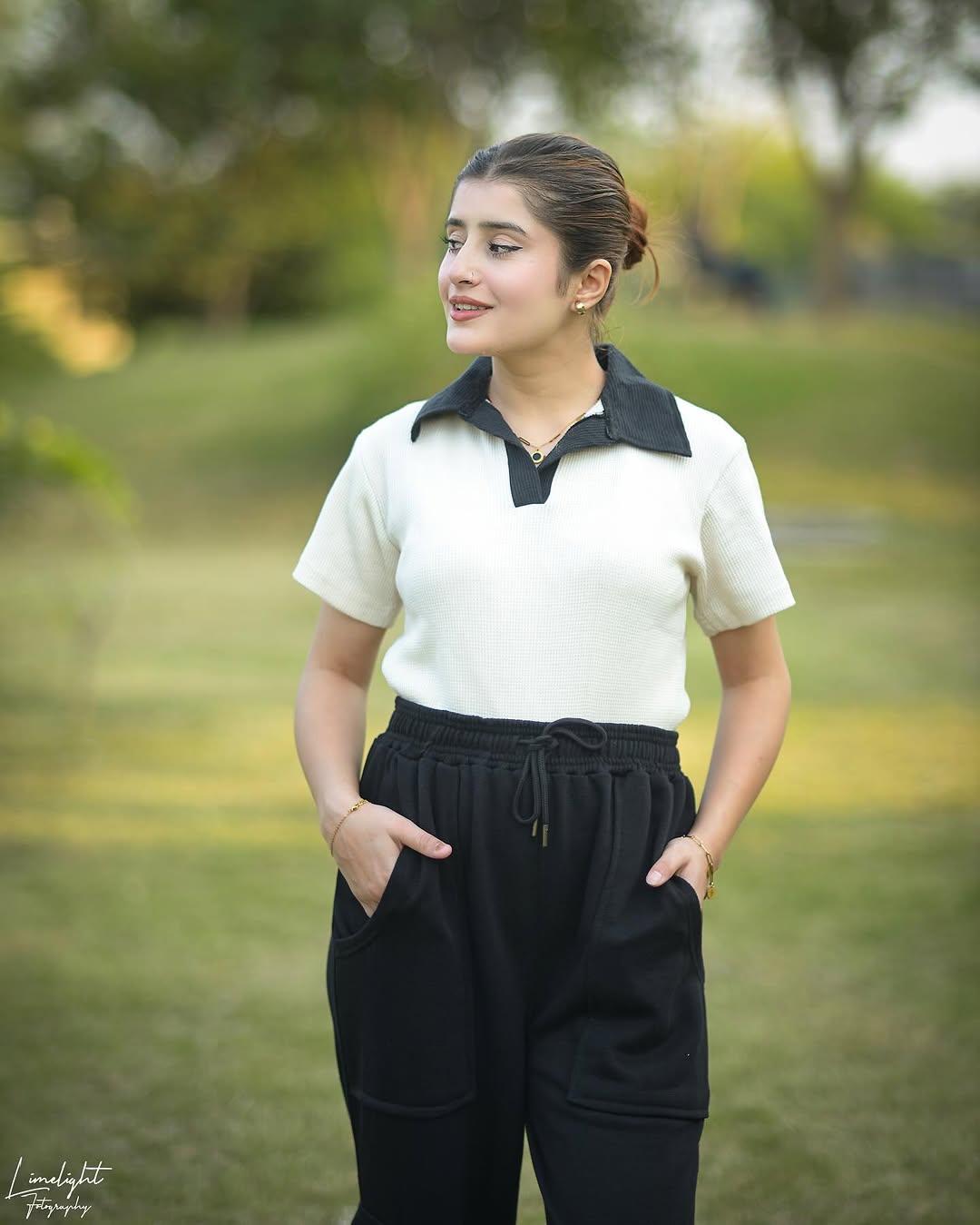 Casual Polo Contrast Black Collar Block Knit Top, Slim Fit Half Sleeves