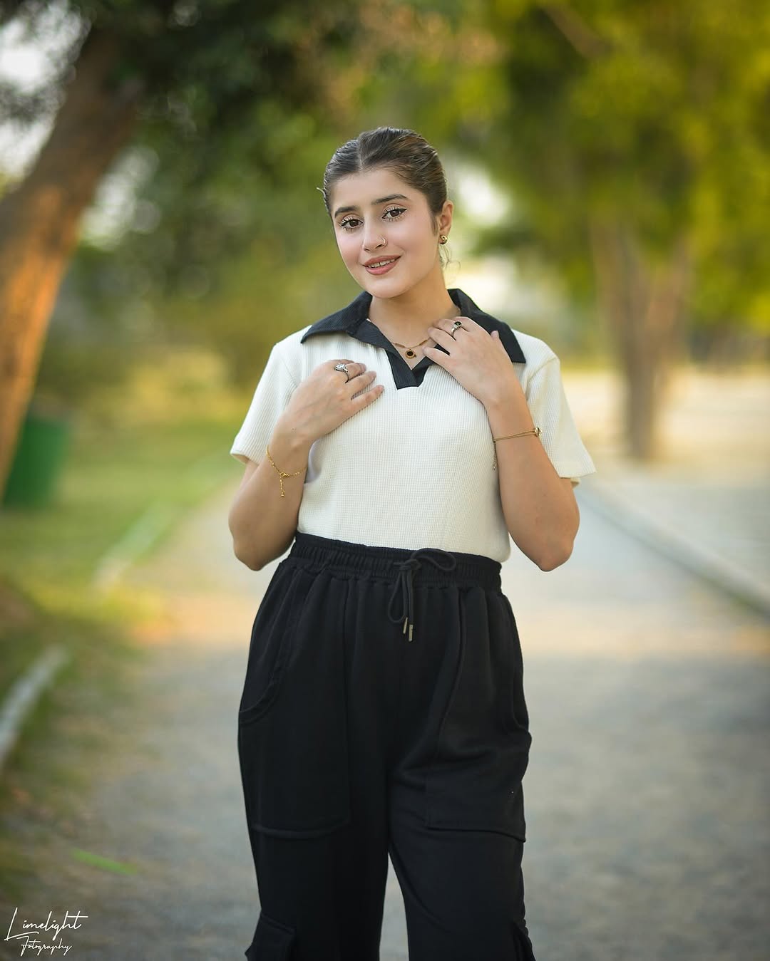 Casual Polo Contrast Black Collar Block Knit Top, Slim Fit Half Sleeves