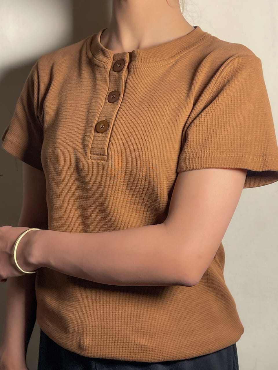 CW Button Front Rib Knit Tee – Brown – (Half Sleeves)